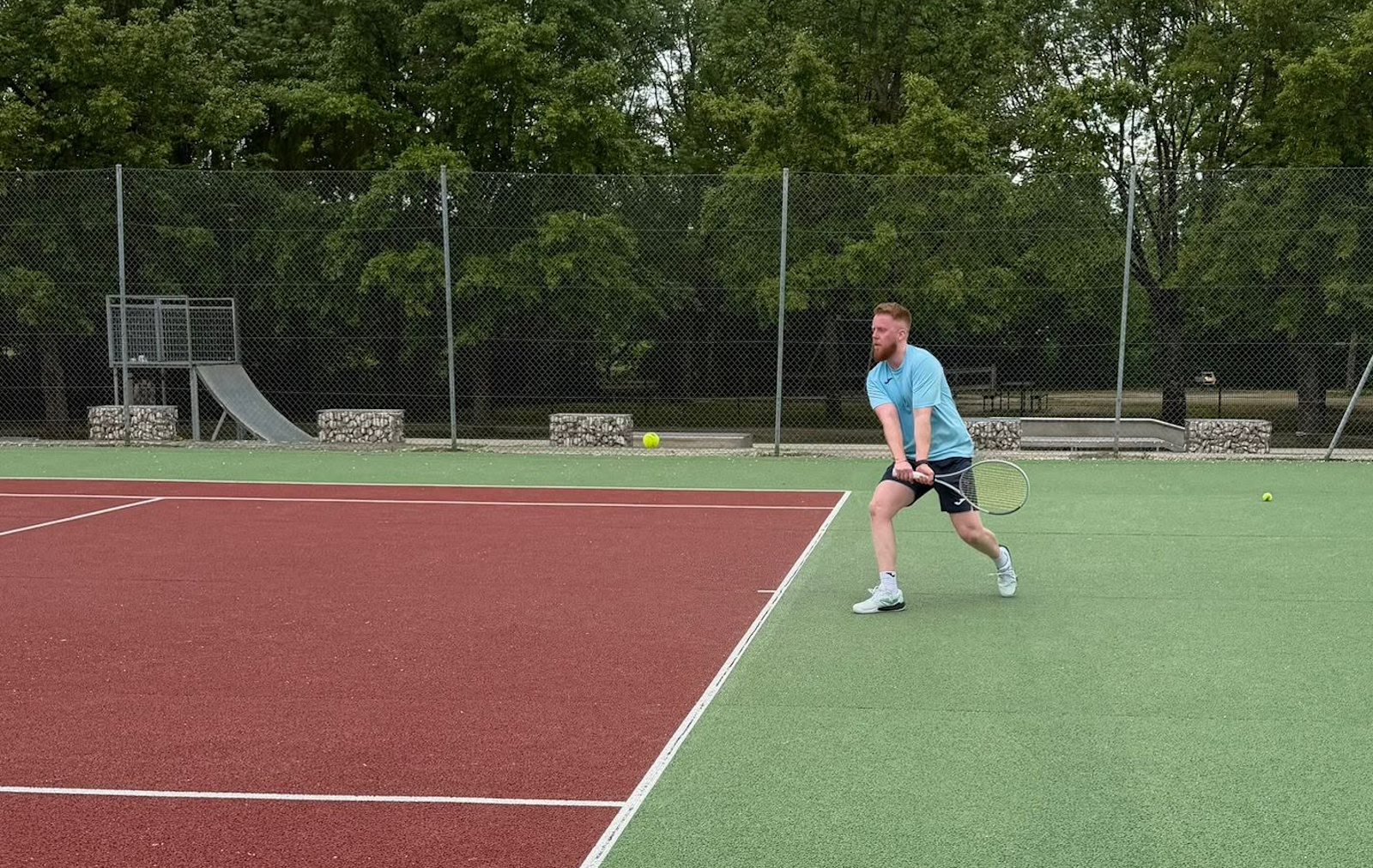 Rencontre par équipes sur les courts du Tennis Club Issois.
